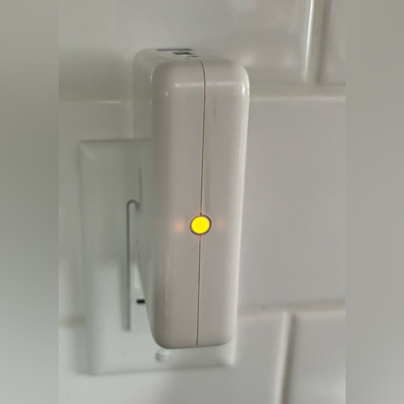 Apple Airport Express Base Station A1264 WiFi Router Extender Repeater pre owned - Picture 3 of 4